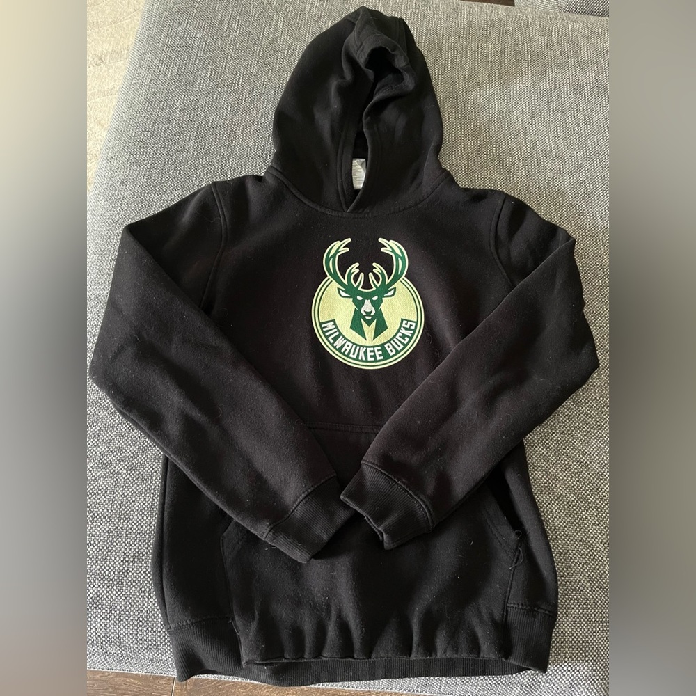 Milwaukee Bucs Hoodie boys L